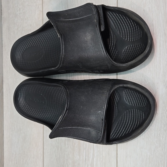 Oofos Mens Hook & Loop Black Slide Sandals Shoes Sz 13 - Picture 3 of 13